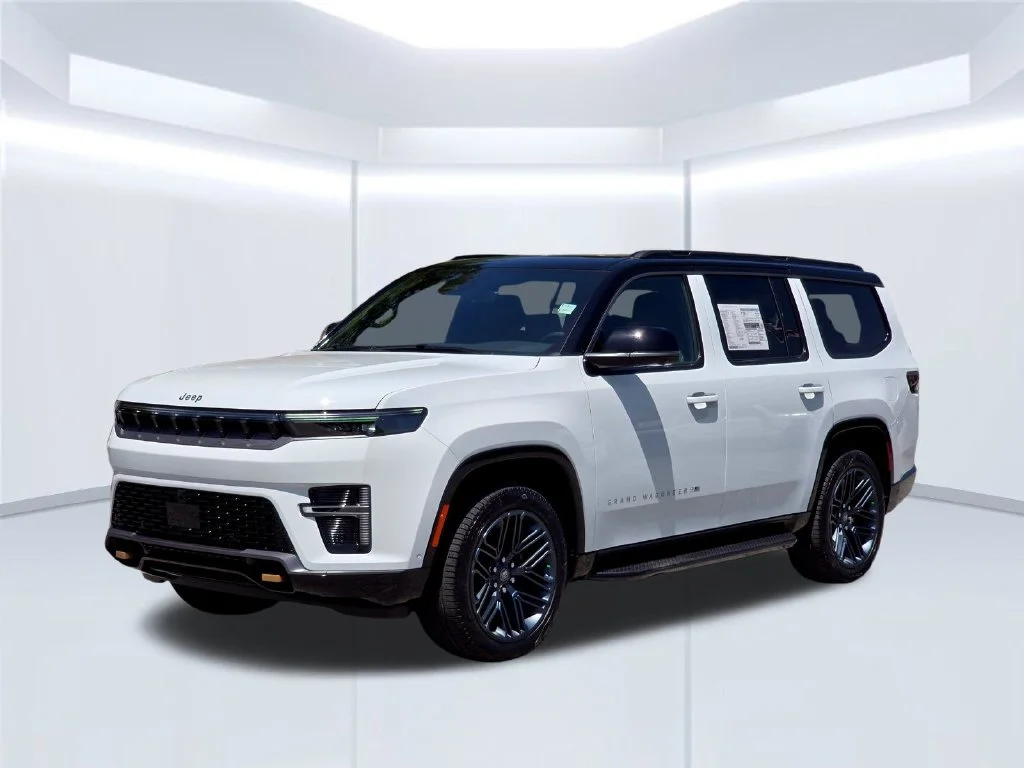 New 2026 White Jeep  image 2
