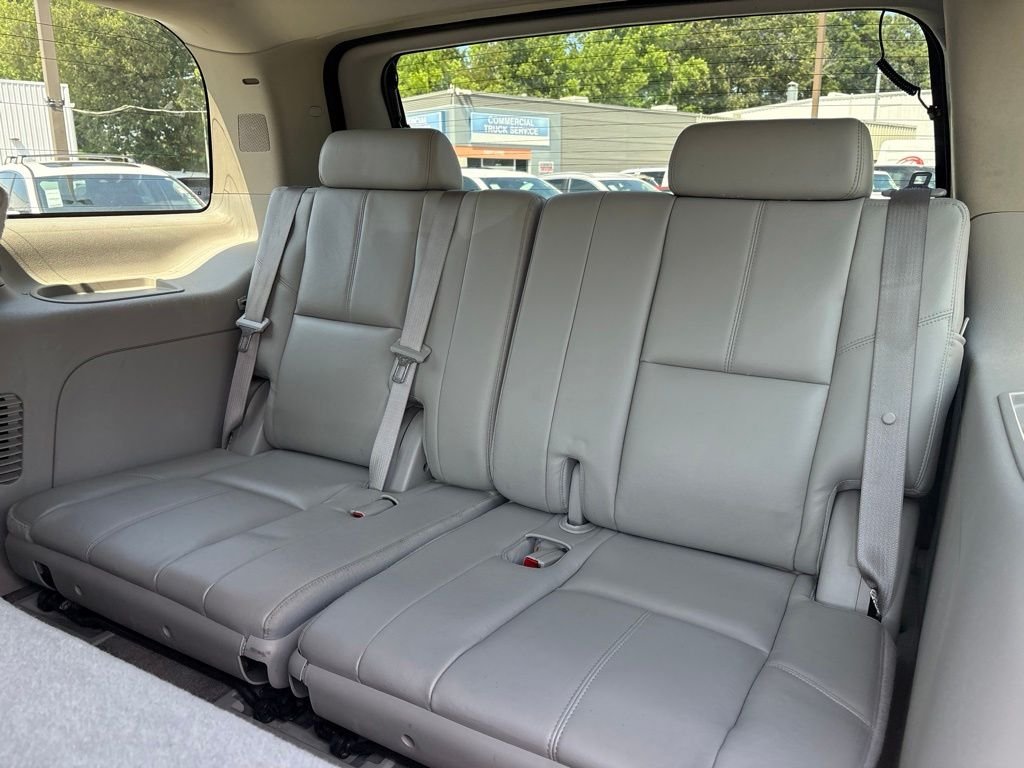 Used 2008 Silver Chevrolet LTZ image 26