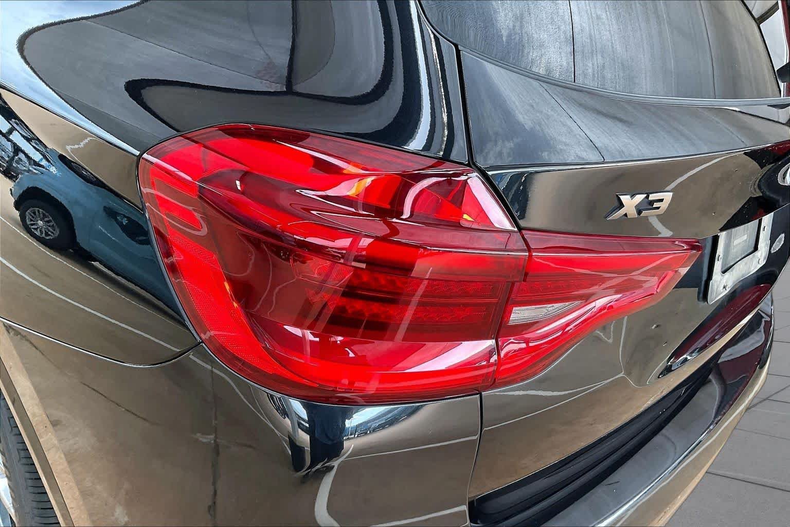Used 2018 Black Sapphire Metallic BMW M40i image 29