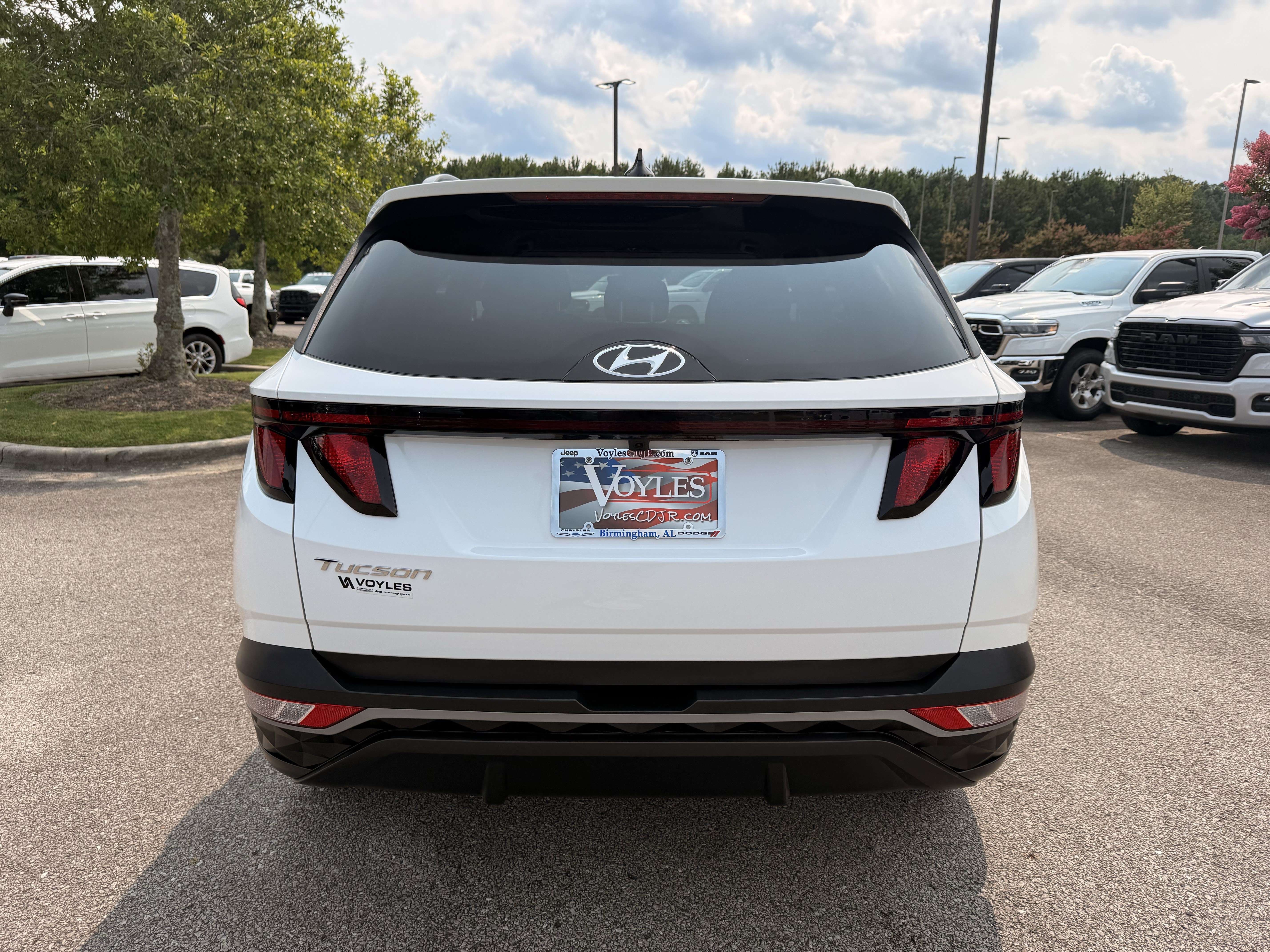 Used 2024 White Pearl Hyundai SEL image 5