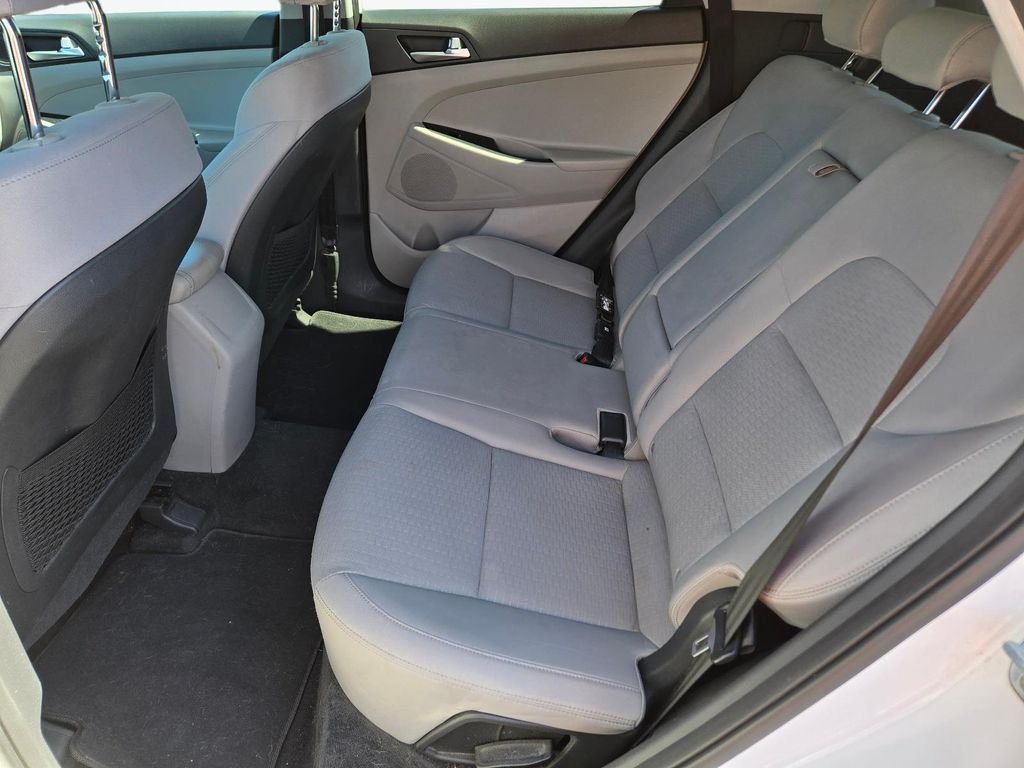 Used 2019 White Hyundai SE image 17