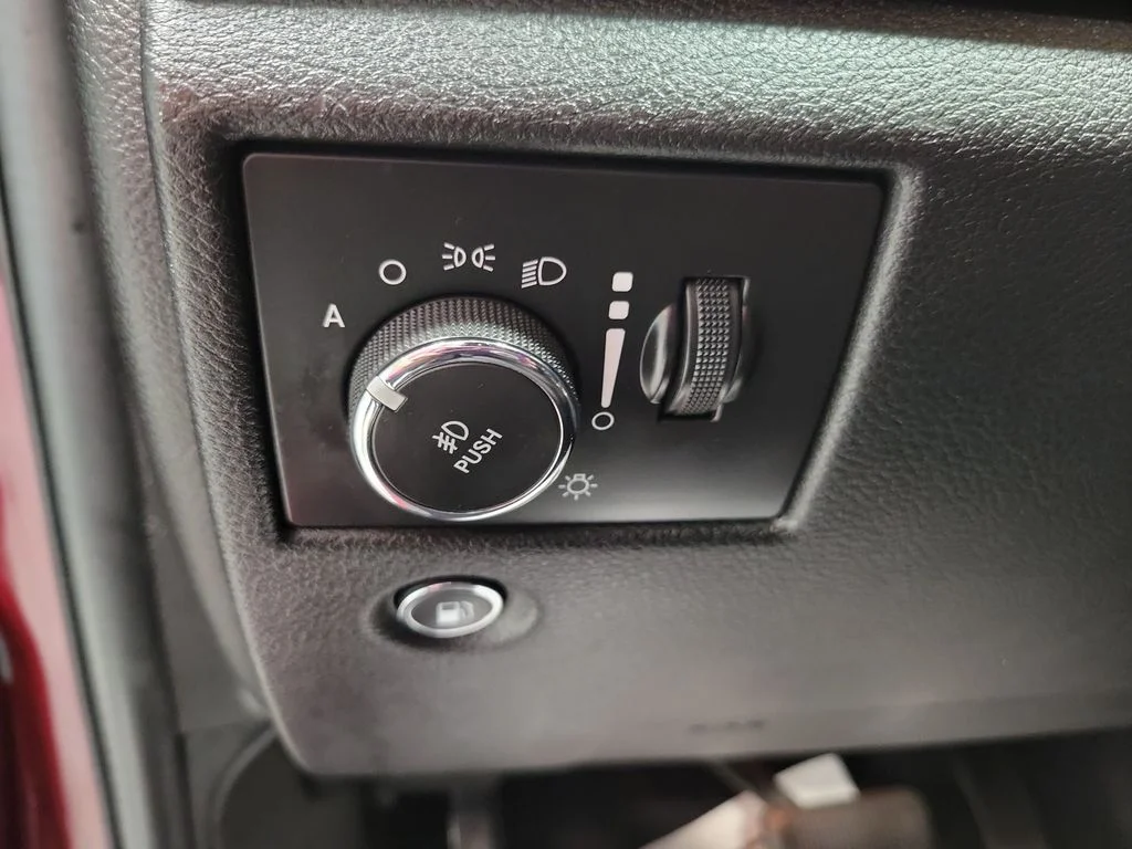 Used 2017 Red Jeep Laredo image 31