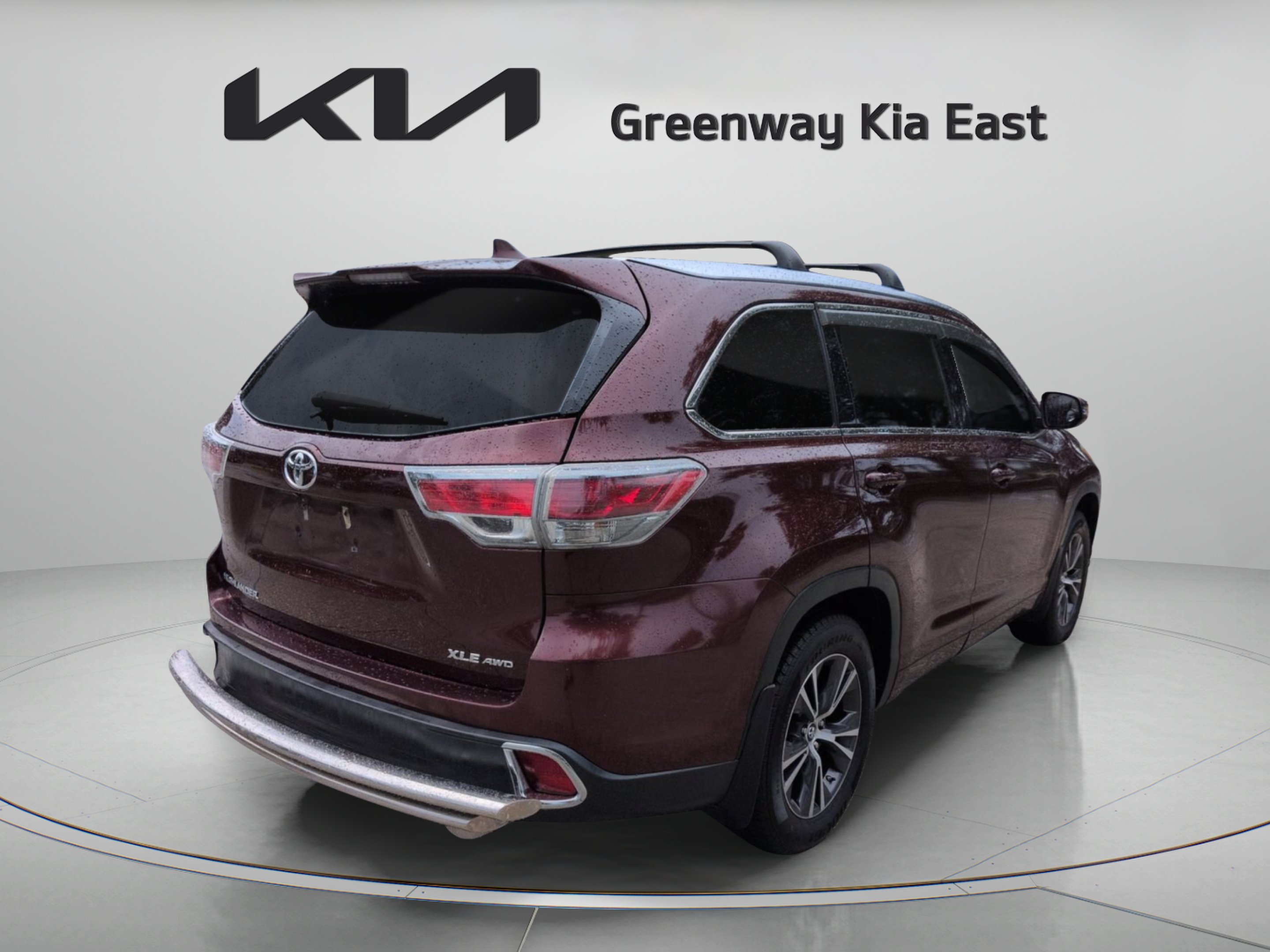 Used 2016 Ooh La La Rouge Mica Toyota XLE V6 image 5