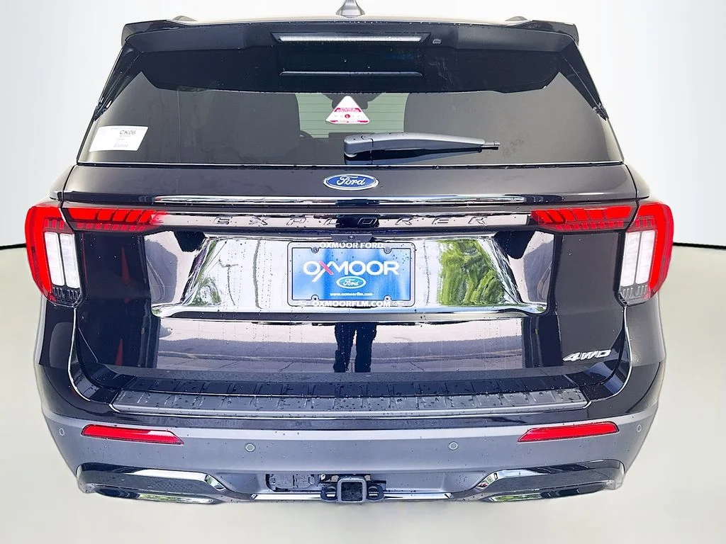 New 2026 Agate Black Metallic Ford ST-Line image 6