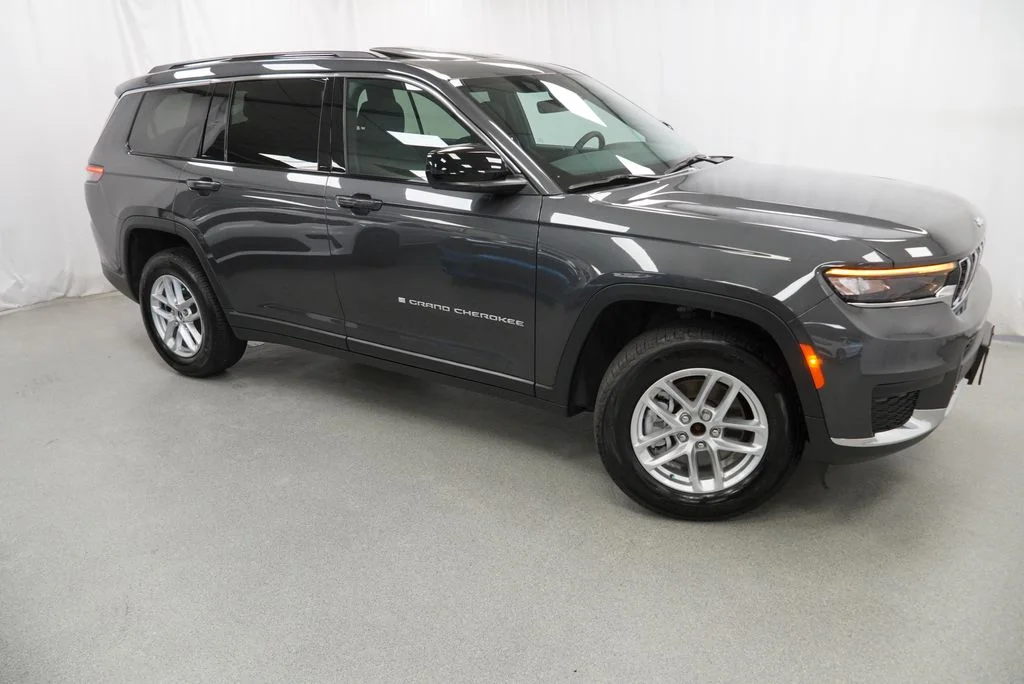 Used 2025 Gray Jeep Laredo image 20