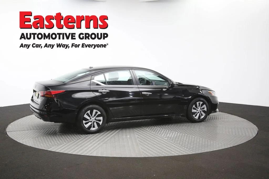Used 2020 Black Nissan 2.5 S image 43