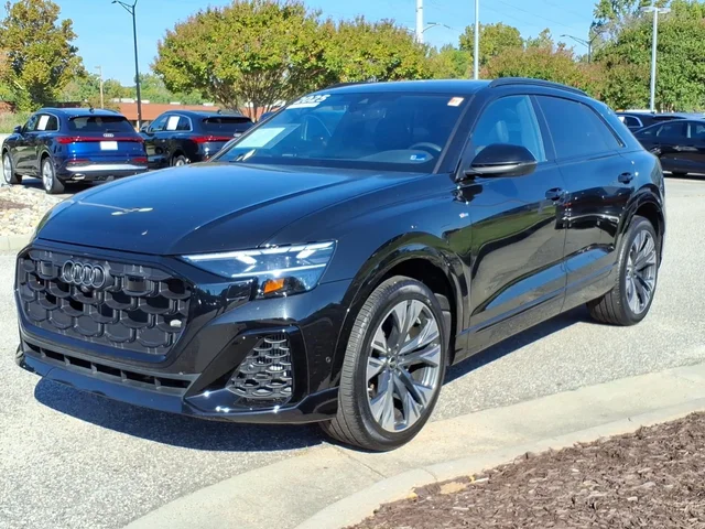 2025 Audi Q8 Premium Plus