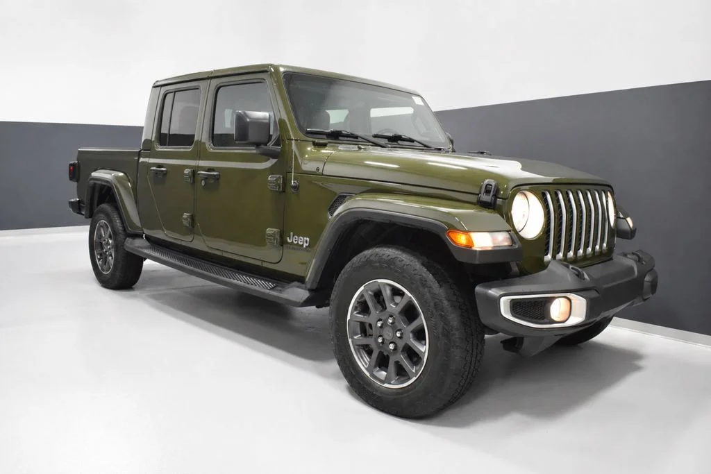 Used 2021 Green Jeep Overland image 7