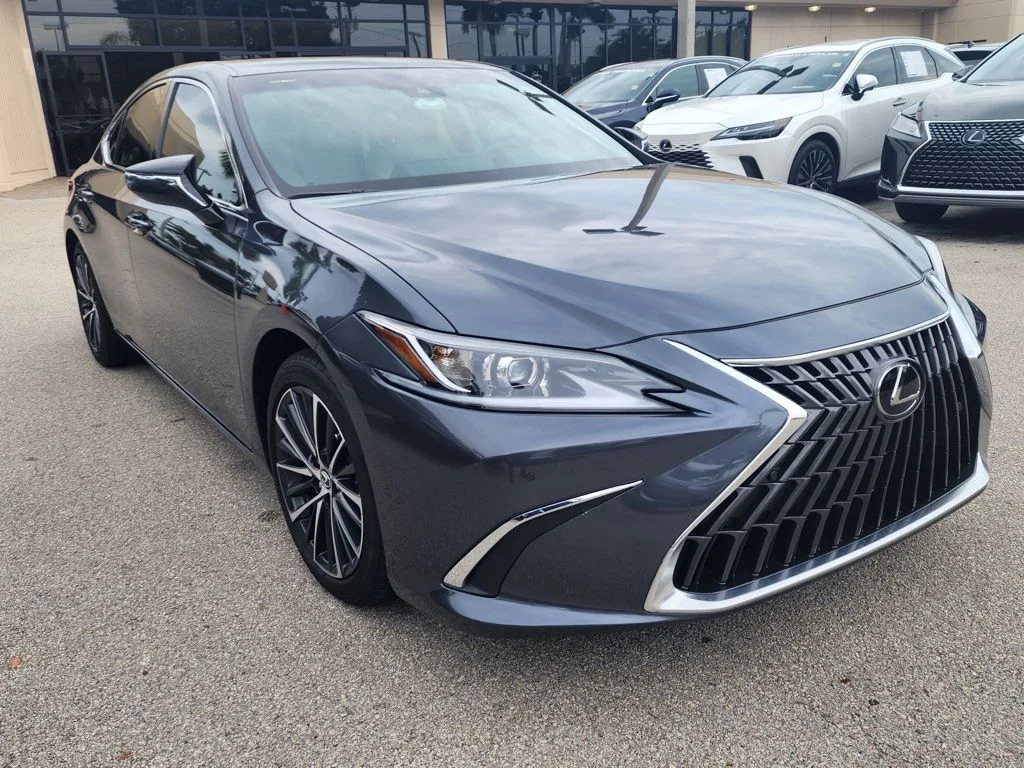 2024 Lexus ES 350 350's photo