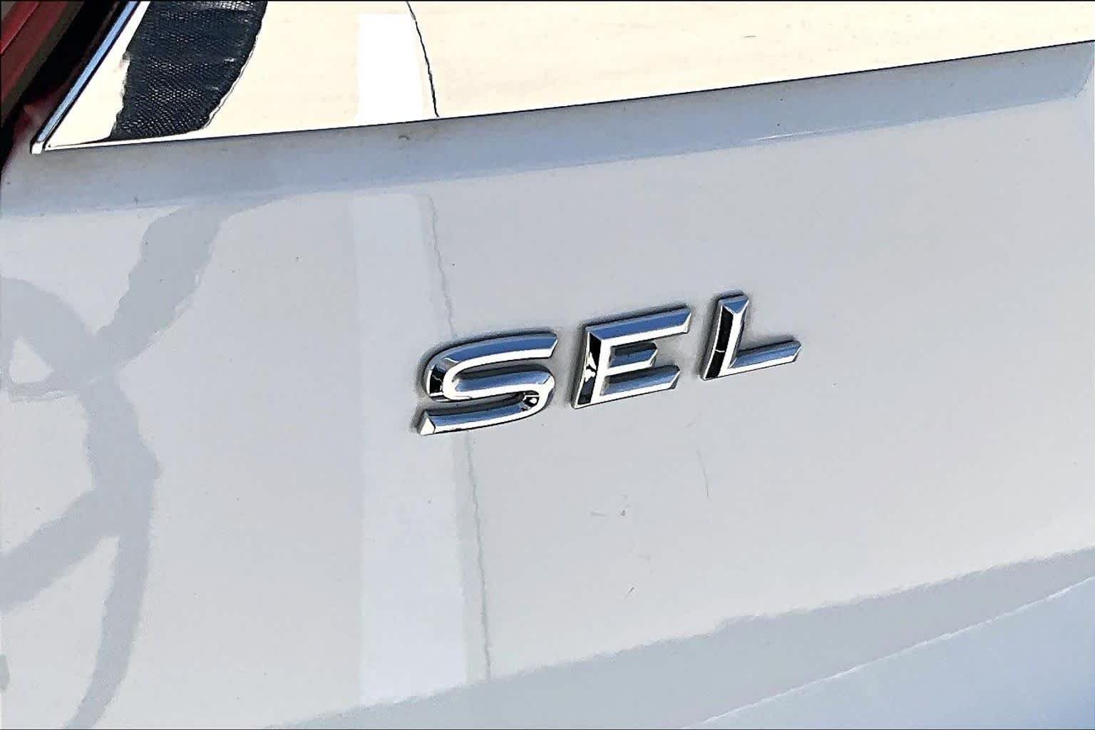 Used 2019 Pure White Volkswagen 3.6L V6 SEL image 9