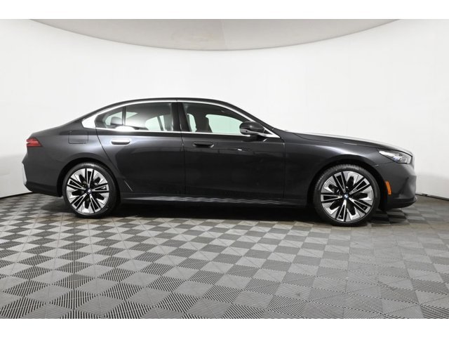 2026 BMW 5 Series 530i - Photo 8