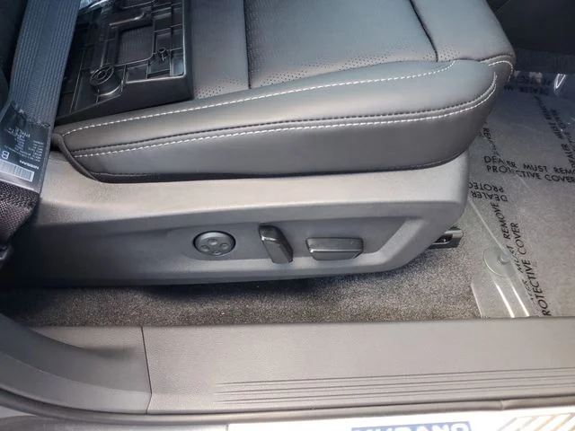 New 2026 Everest White Pearl TriCoat Nissan Platinum image 35
