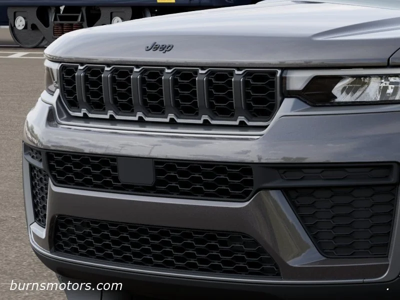 New 2026 Baltic Gray Metallic Clear-Coat Exterior Paint Jeep Laredo Altitude image 11