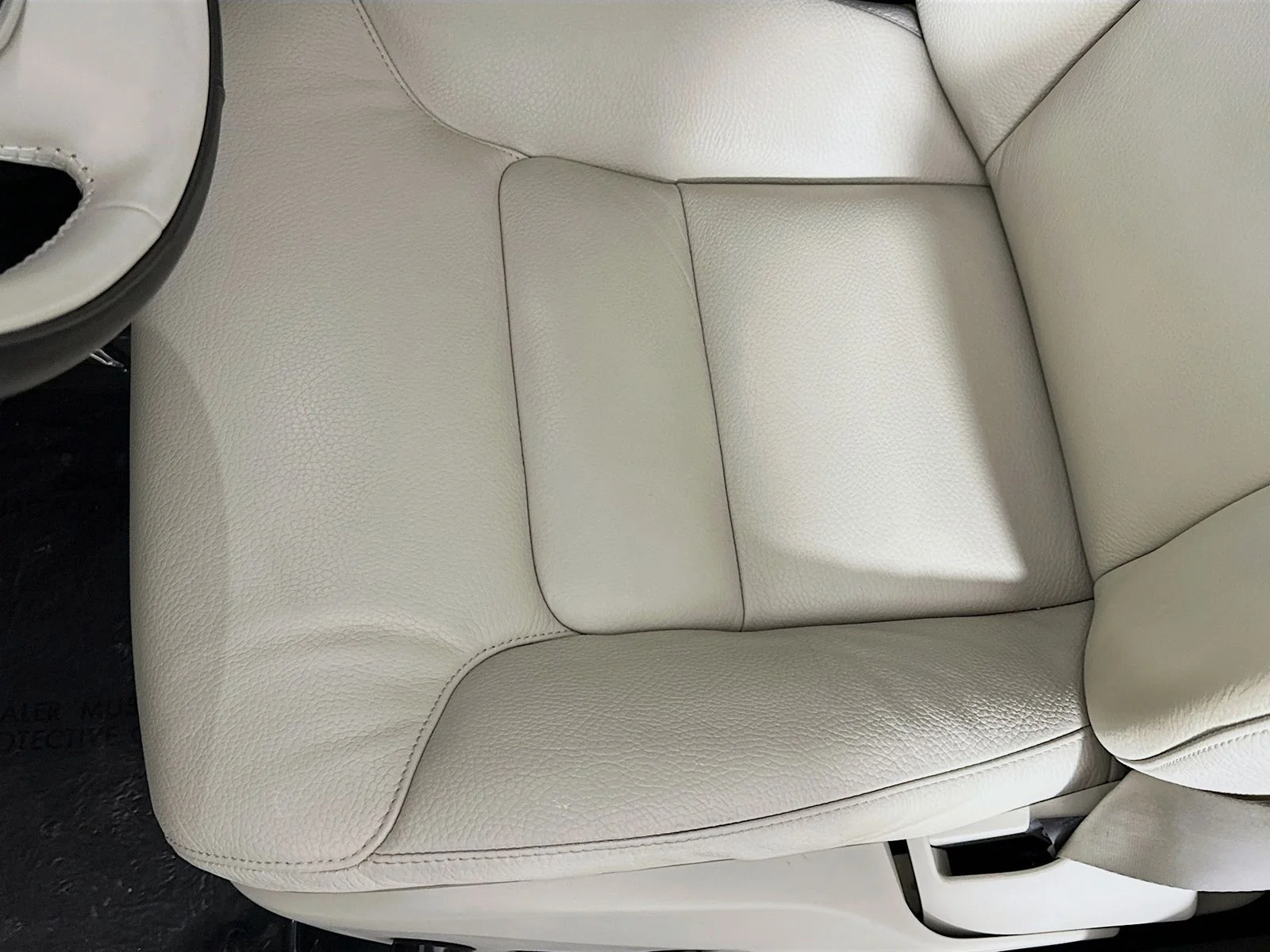 Used 2023 White Volvo B5 Plus Bright Theme image 20