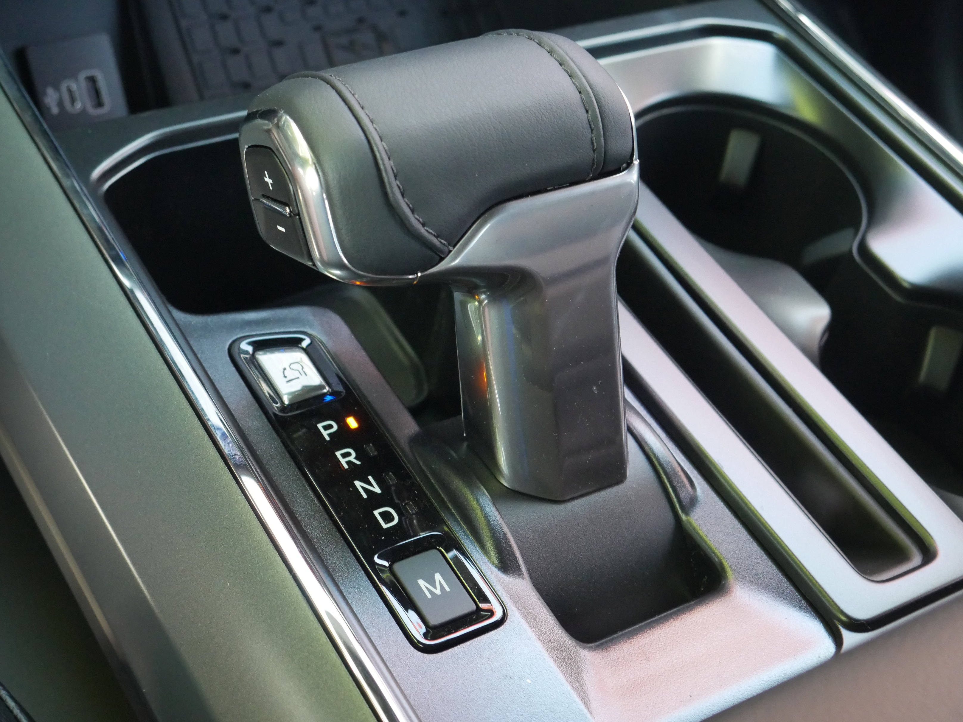 New 2026 Carbonized Gray Metallic Ford Lariat® image 18