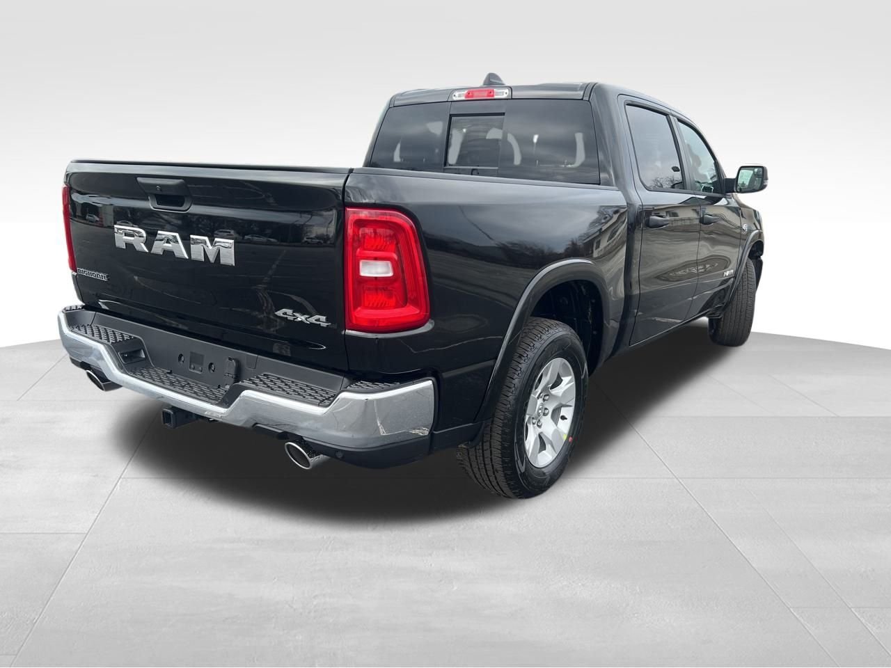 New 2026 Diamond Black Crystal Pearl-Coat Exterior Paint RAM Big Horn/Lone Star image 6