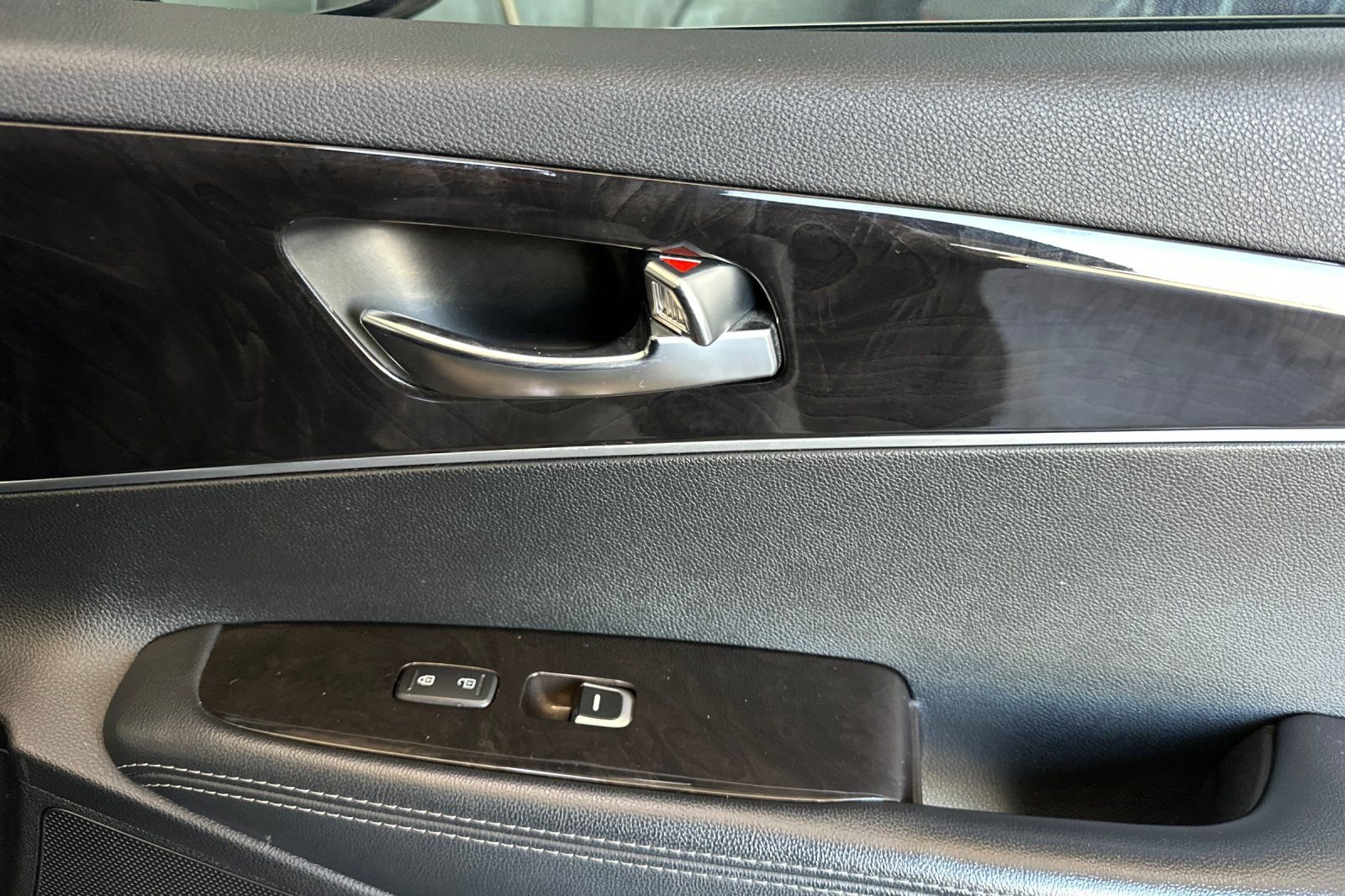 Used 2017 Silver Kia LX image 20