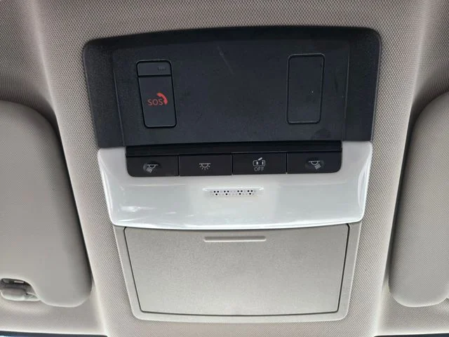 Used 2025 Beige/tan Nissan SV image 26