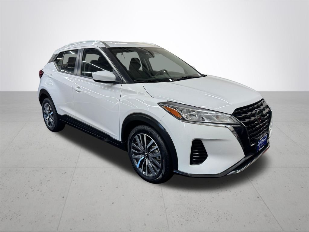 Used 2021 White Nissan SV image 9