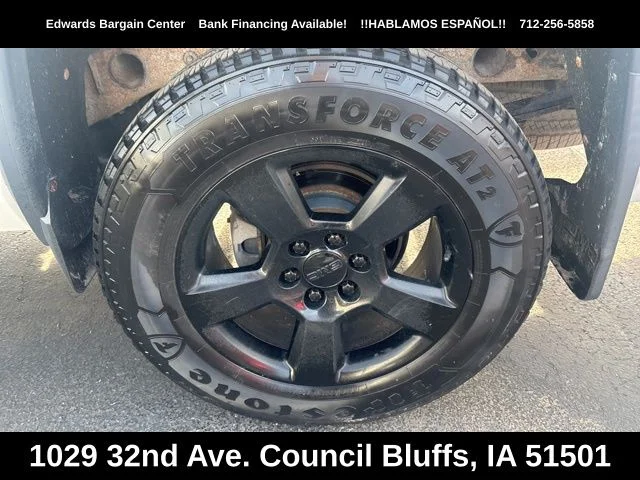 Used 2017 White GMC SLE image 7