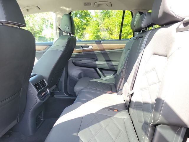Used 2025 Gray Volkswagen 2.0T SE w/Technology image 19