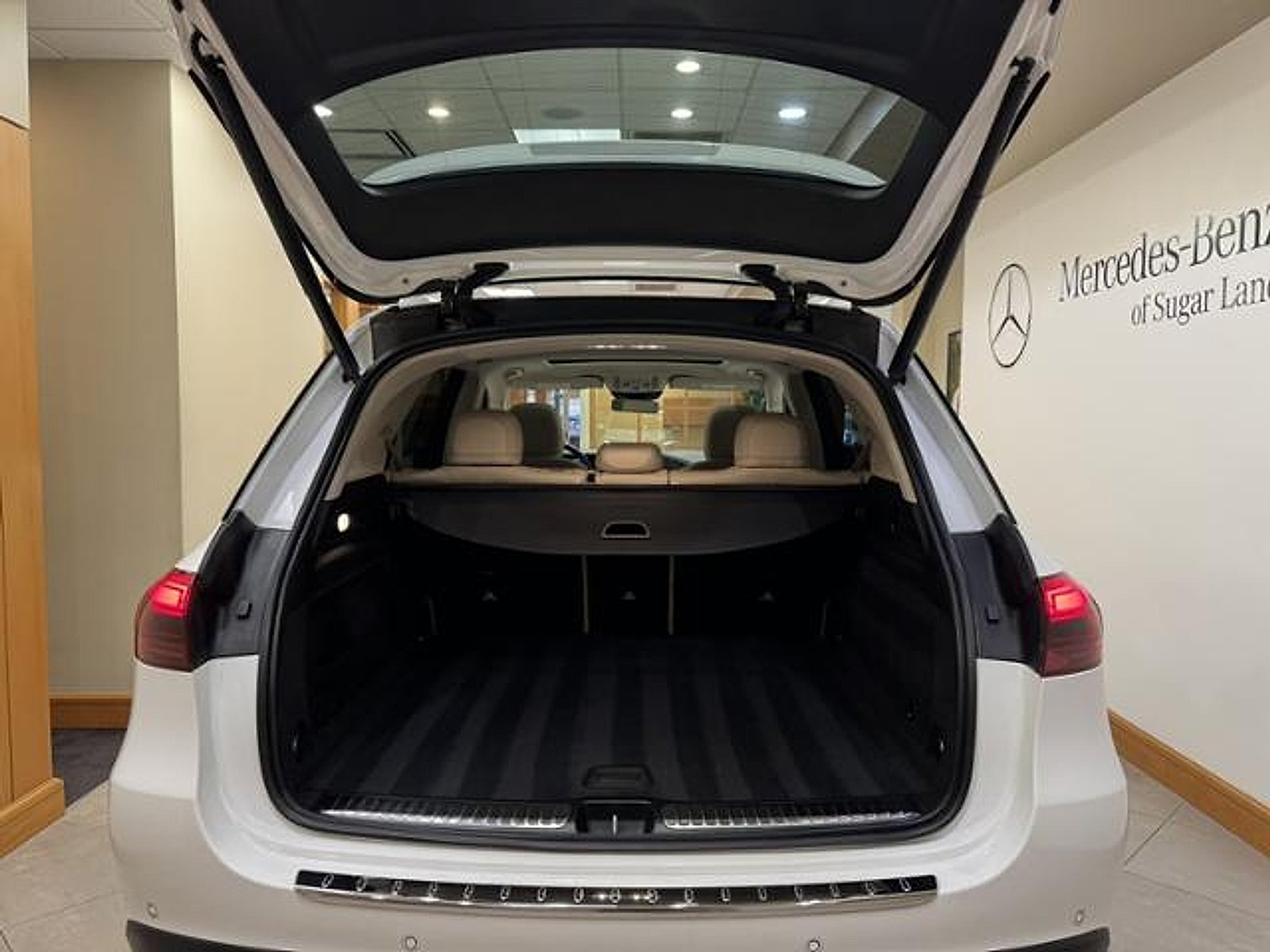 Certified Used 2025 Polar White Mercedes-Benz  image 22