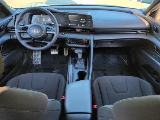 Used 2025 Gray Hyundai SEL Sport image 12