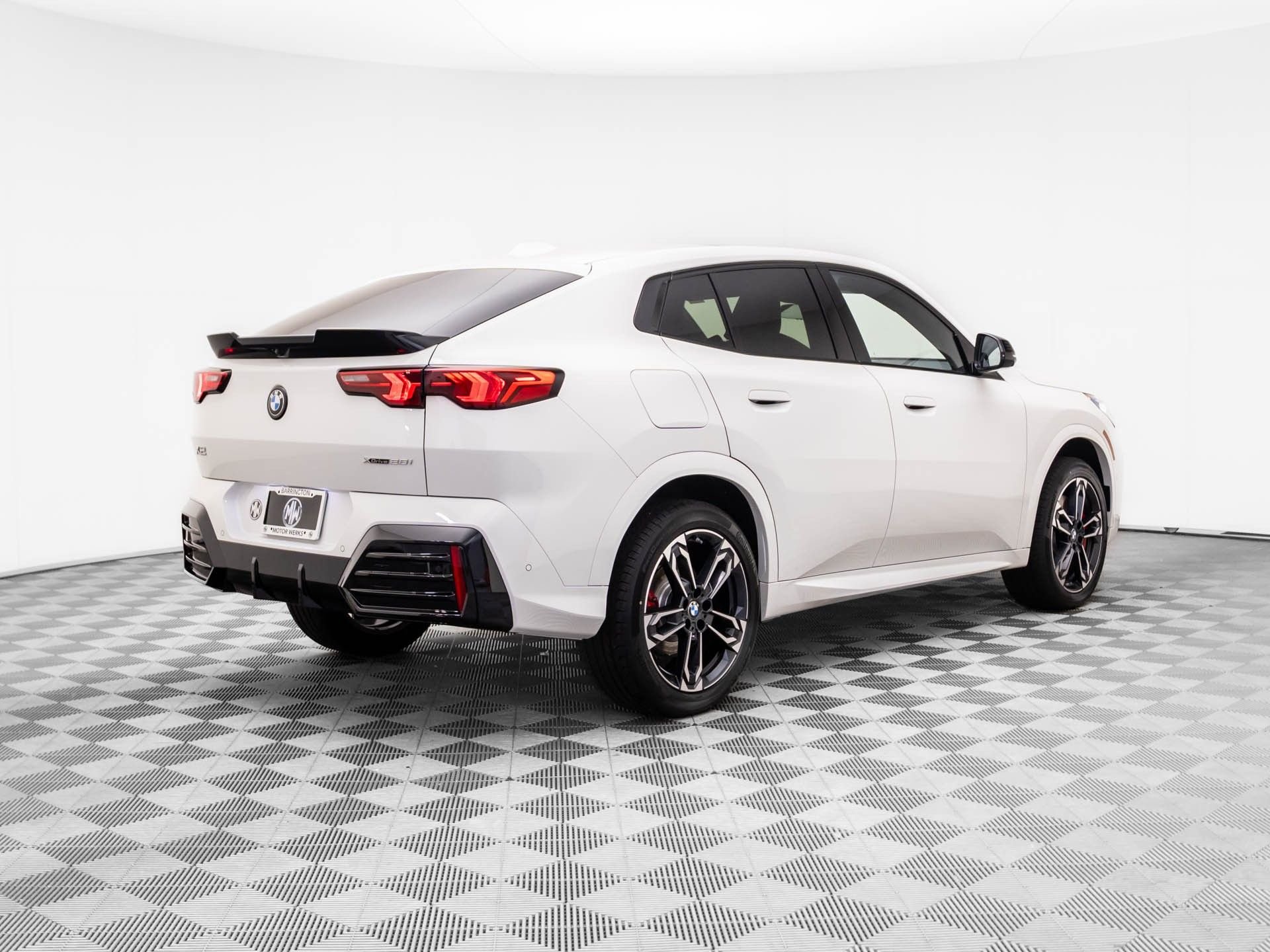 New 2026 Alpine White BMW xDrive28i image 6