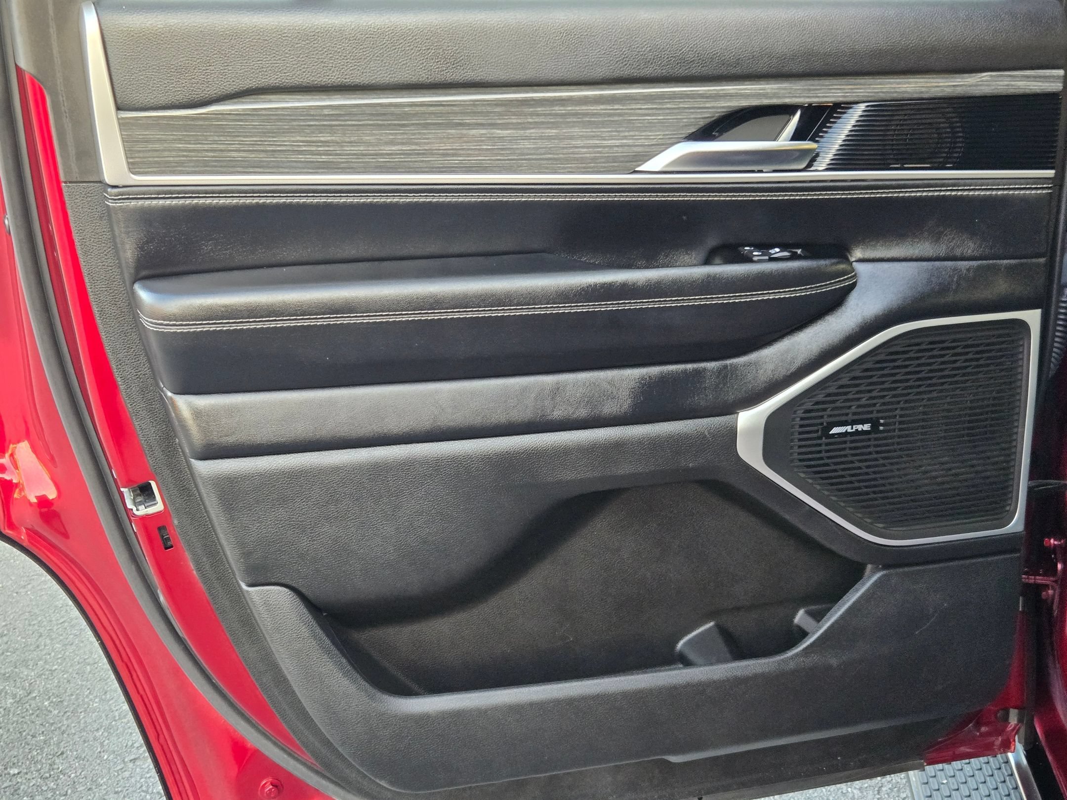 Used 2022 Velvet Red Pearlcoat Jeep Series II image 33