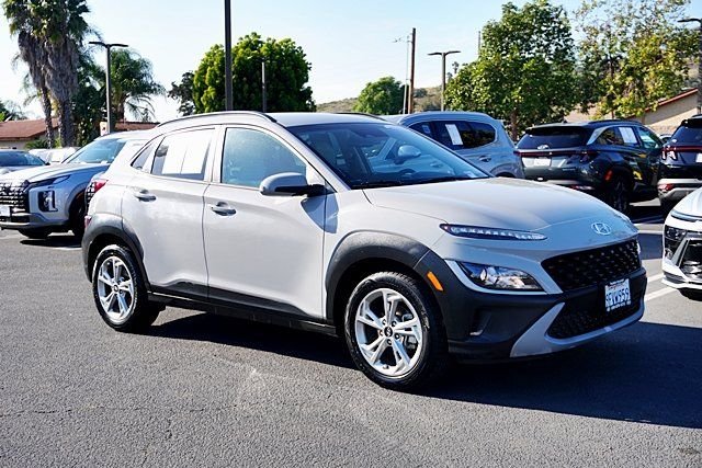 Used 2023 Silver Hyundai SEL image 5