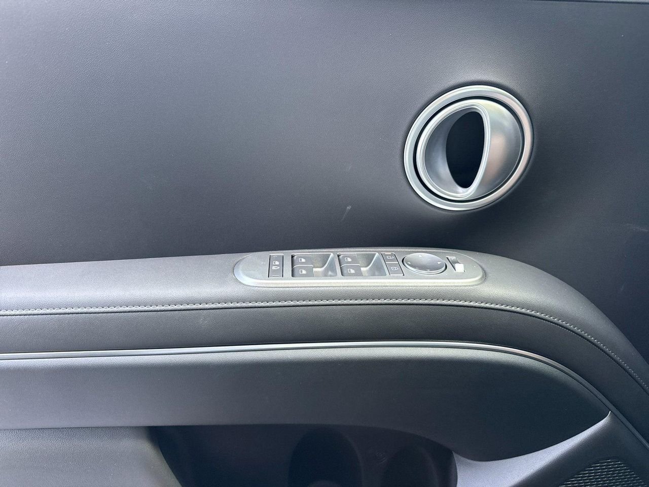 New 2026 Gray Hyundai Blue SEL 8P image 10