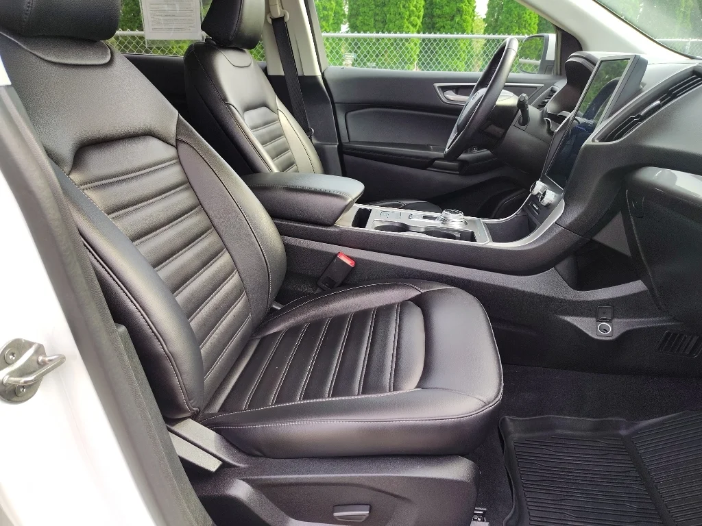 Used 2024 Oxford White Ford SEL image 31