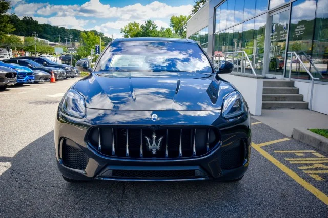 New 2024 Nero Tempesta Metallic Maserati GT image 3