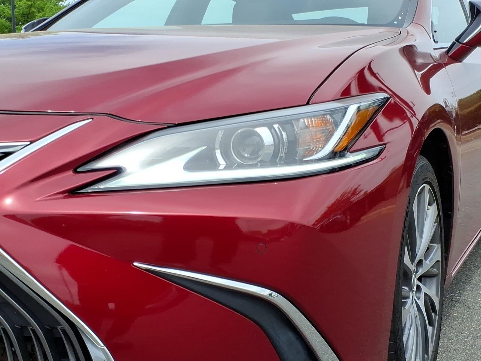 Used 2020 Matador Red Mica Lexus ES 350 image 16