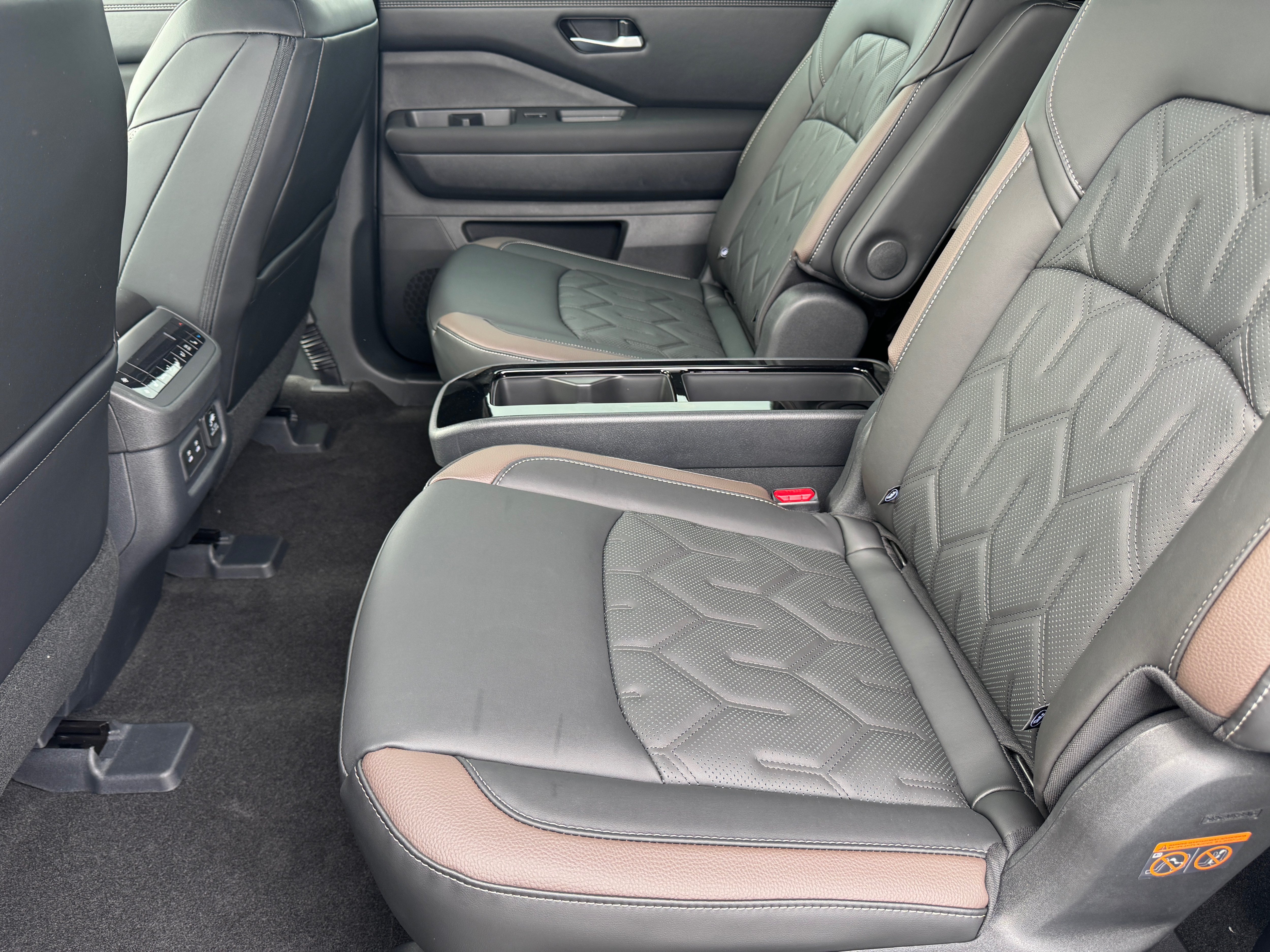 New 2026 Boulder Gray Pearl Nissan Platinum image 23