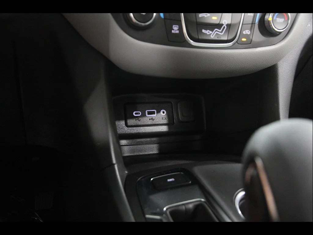 2024 Chevrolet Equinox LS - Photo 13