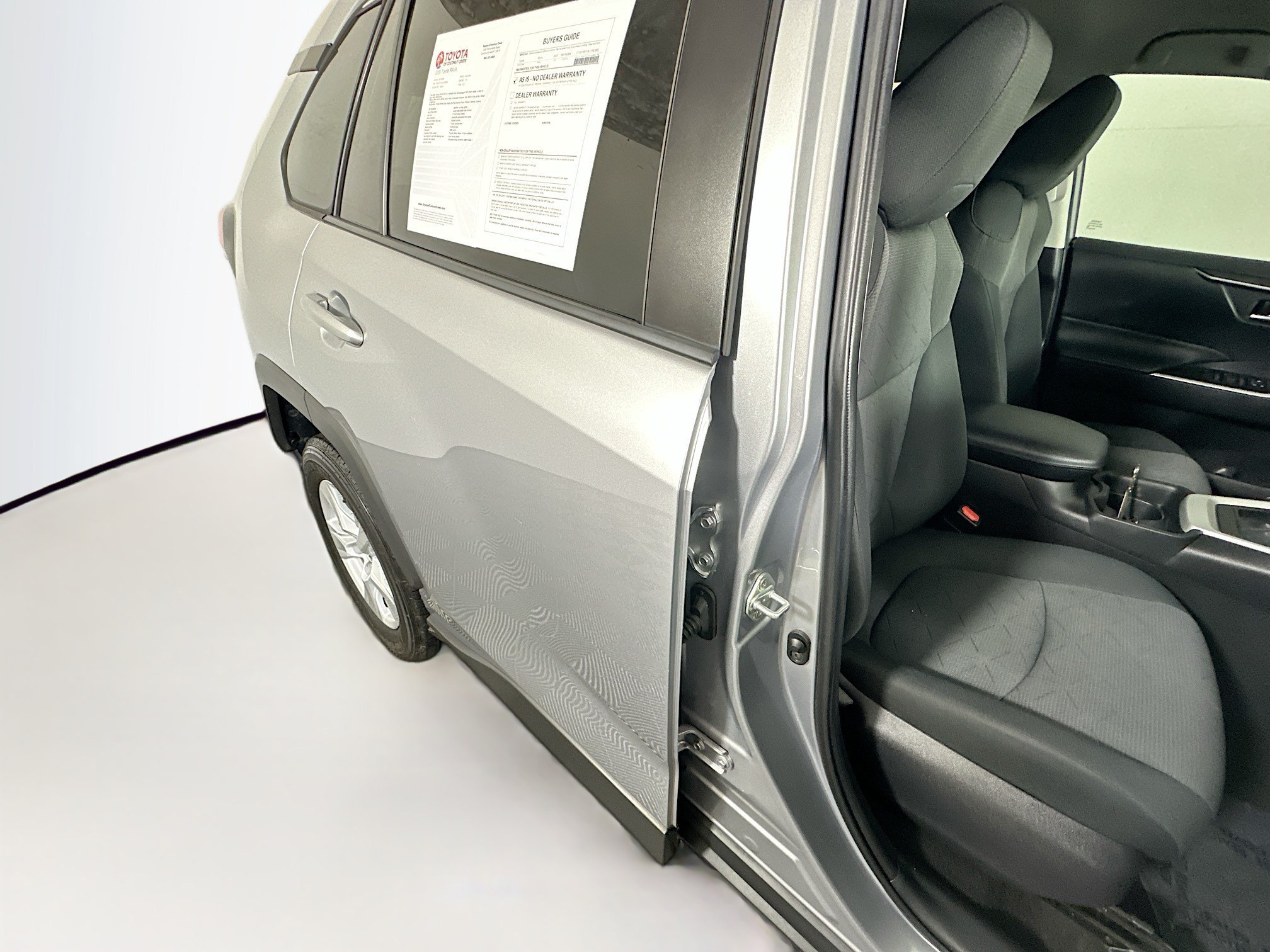Used 2020 Silver Sky Metallic Toyota XLE image 28