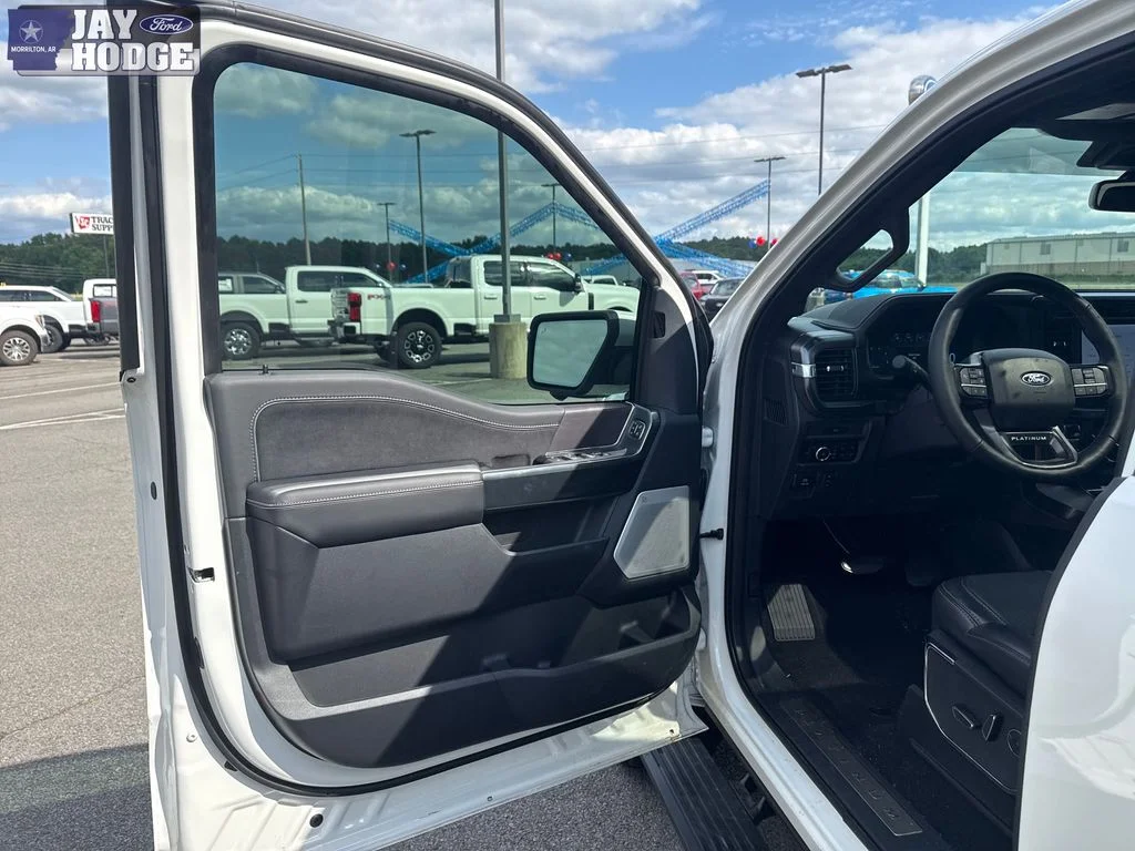 New 2026 Star White Metallic Tri-Coat Ford Platinum® image 13
