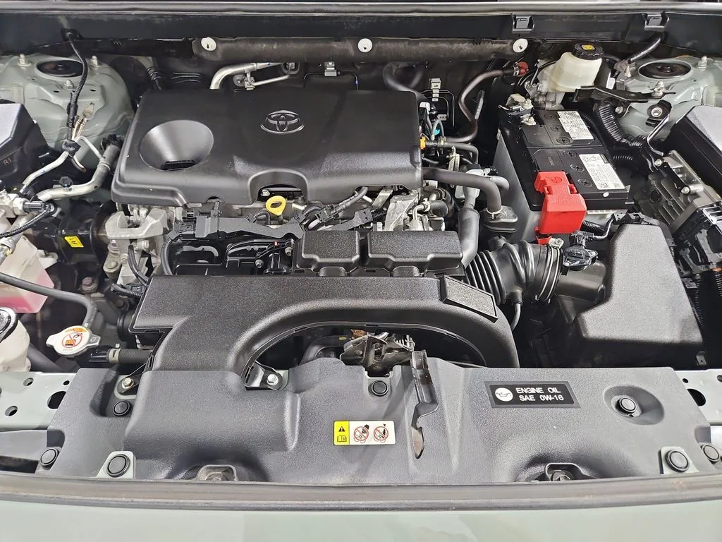 Used 2021  Toyota XLE image 22