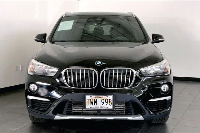 Used 2019 Jet Black BMW sDrive28i image 3