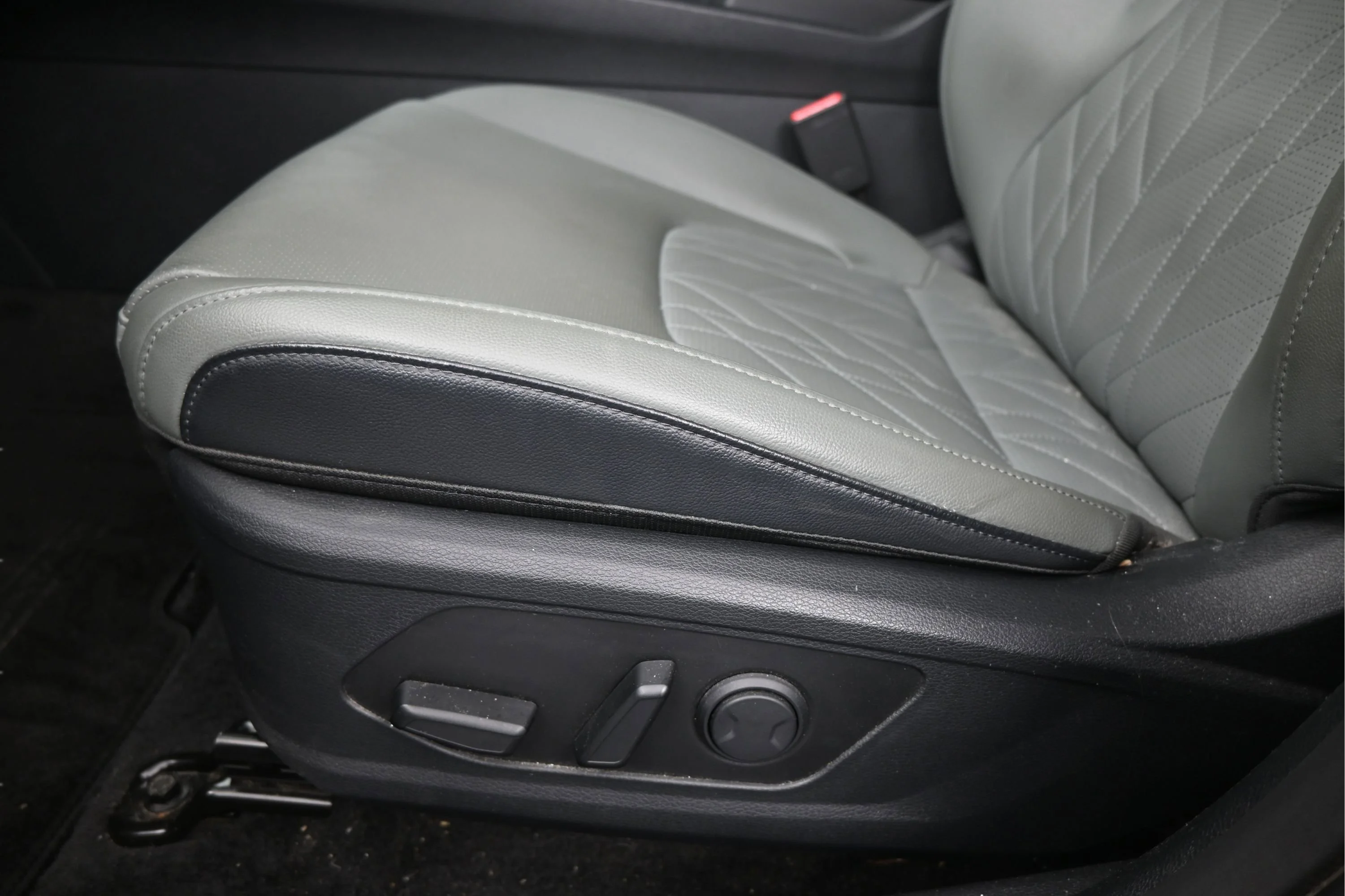 Used 2024 Jungle Green Kia X-Line image 10