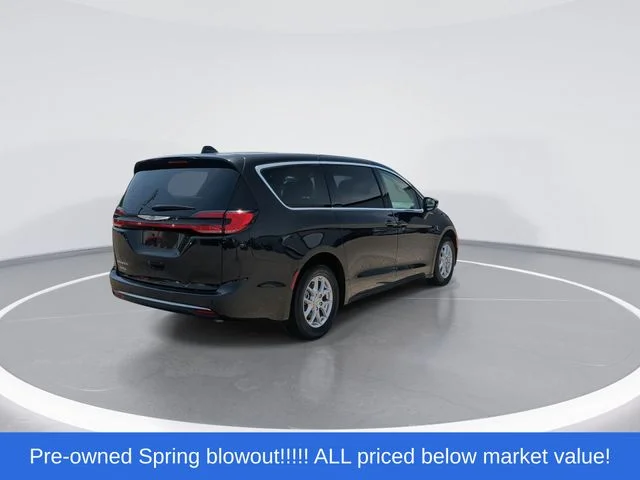 Used 2023 Black Chrysler Touring L image 8