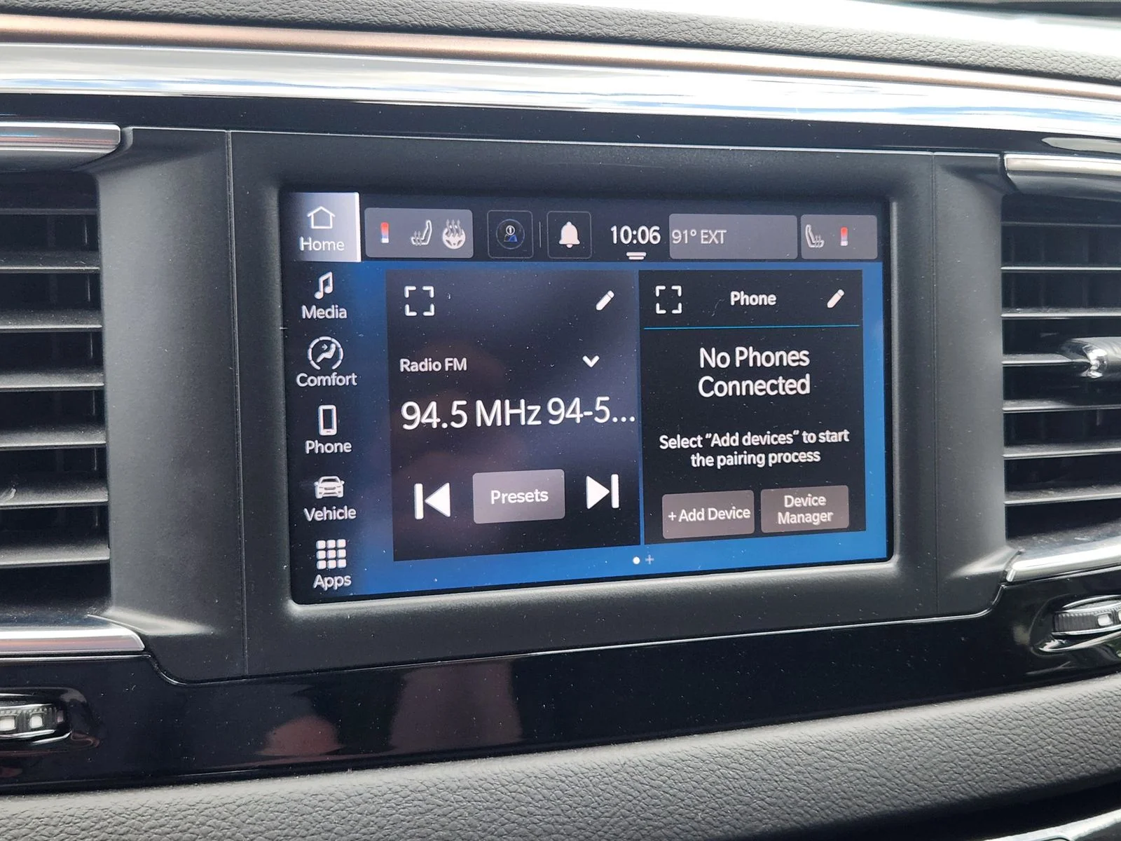 Used 2024 Silver Chrysler LX image 16