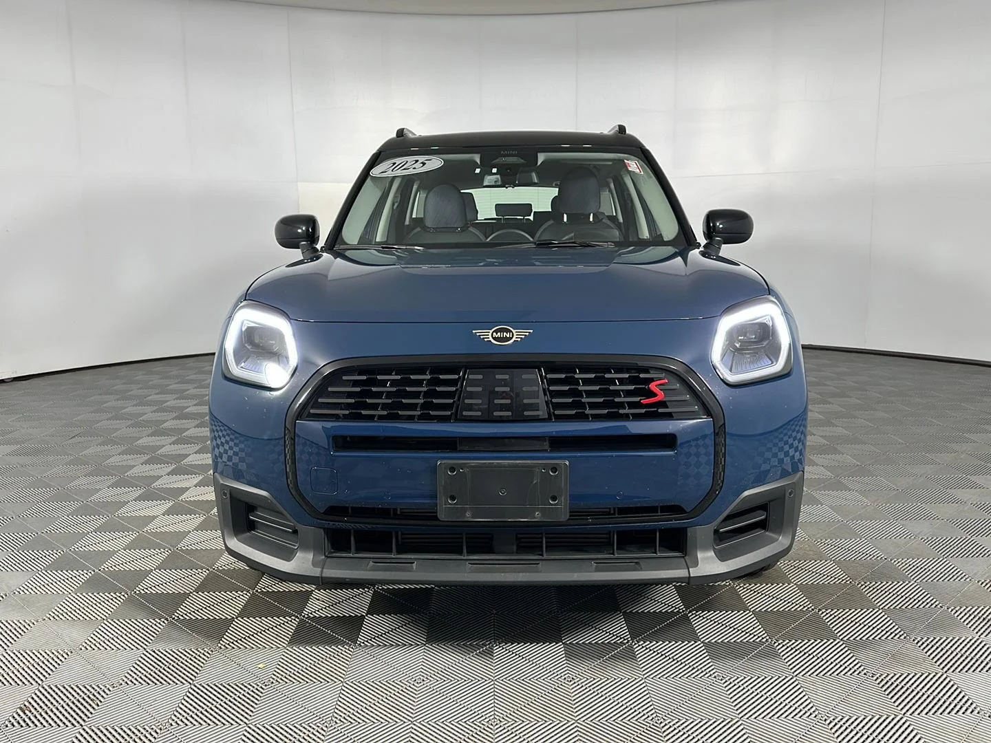 Used 2025 Indigo Sunset Blue Metallic MINI S image 2