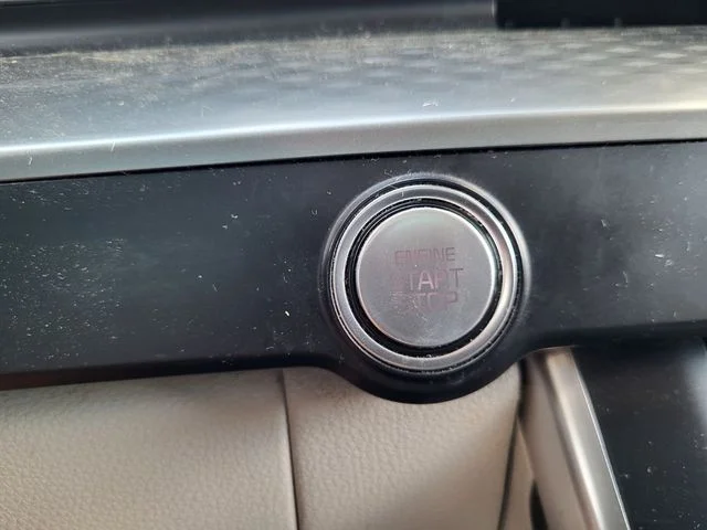 Used 2022 Blue Kia LXS image 17