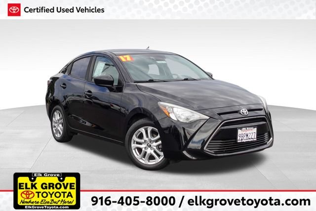 Certified Used 2017  Toyota Base image 1