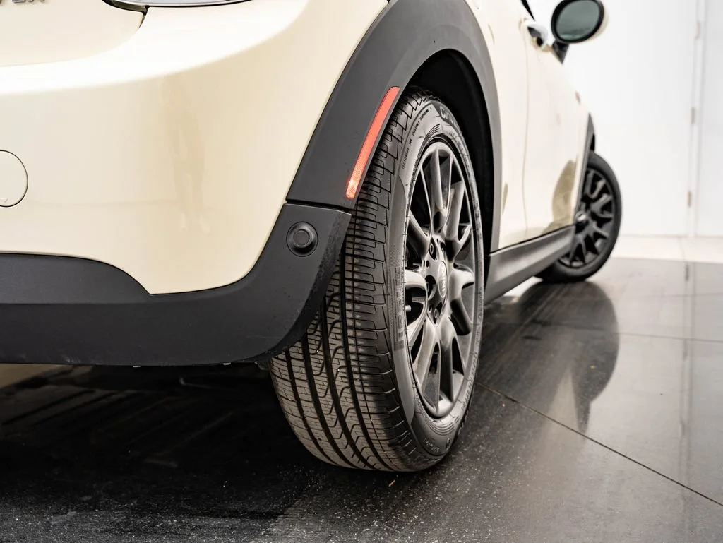 Used 2018 Pepper White MINI  image 49