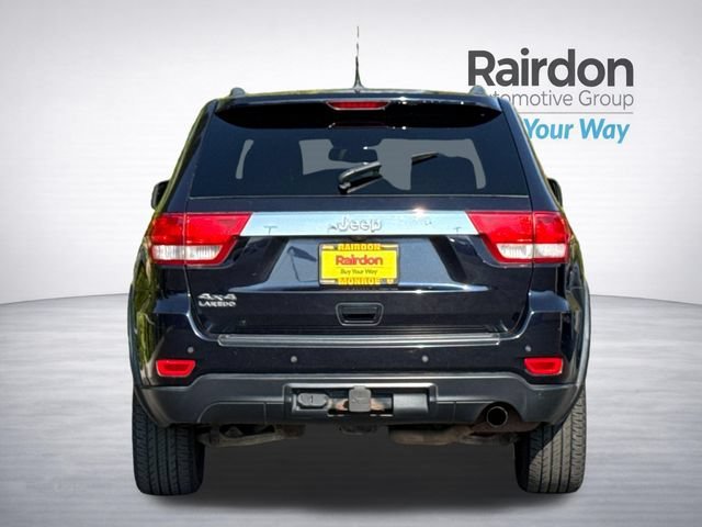 Used 2011 Blackberry Pearlcoat Jeep Laredo image 6