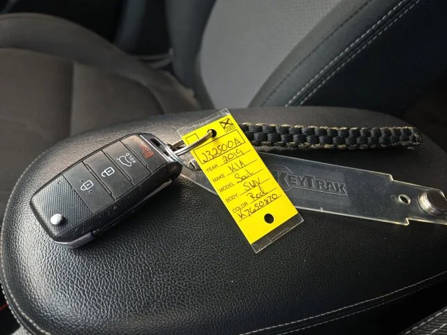 Used 2019 Red Kia Plus image 21