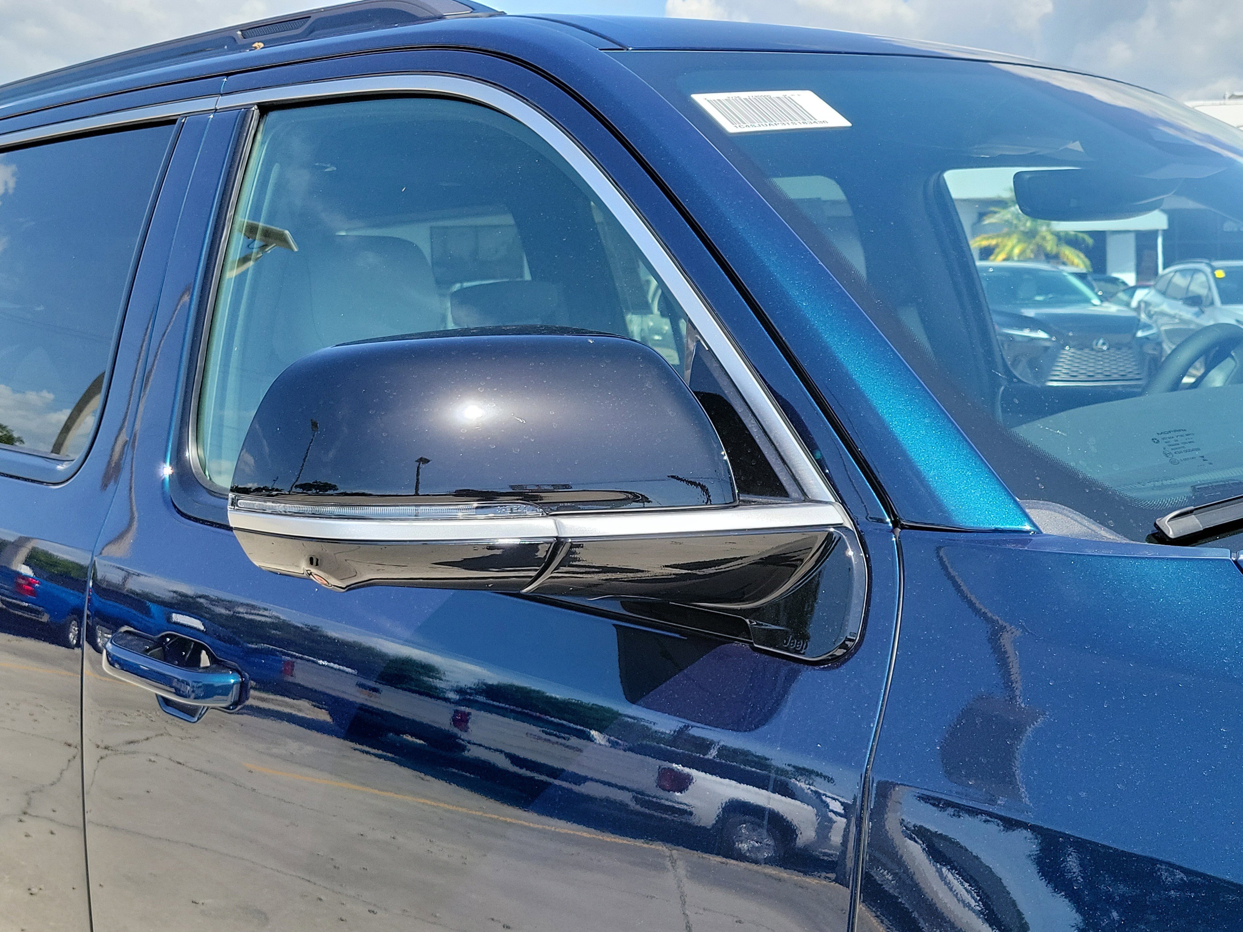 New 2026 Fathom Blue Pearl-Coat Exterior Paint (Late Availability) Jeep  image 9